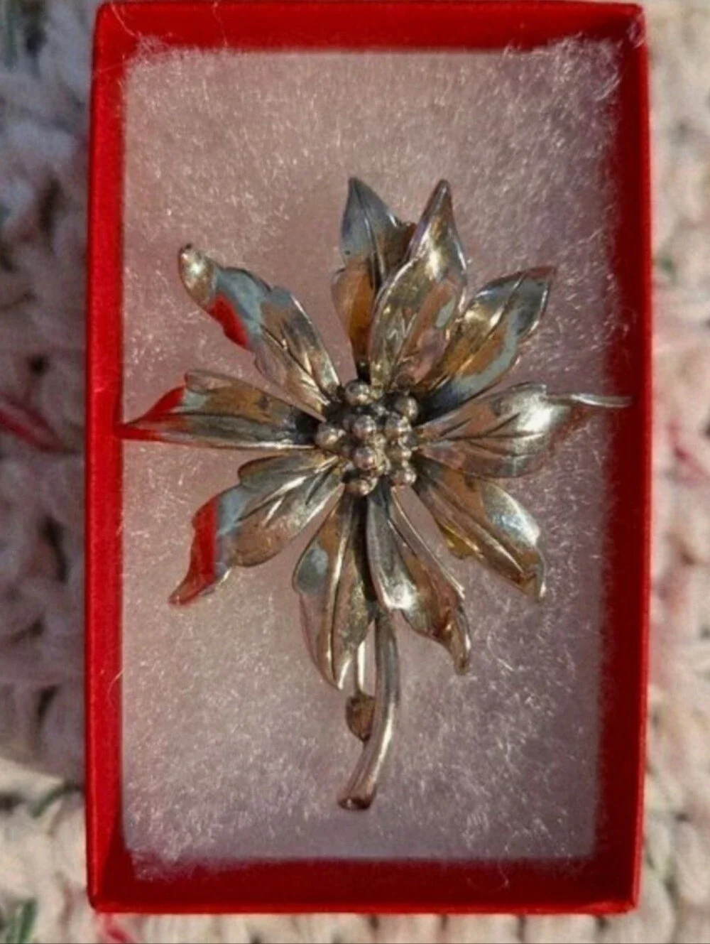 VINTAGE SARAH COVENTRY CHRISTMAS POINSETTIA BROOCH STERLING SILVER